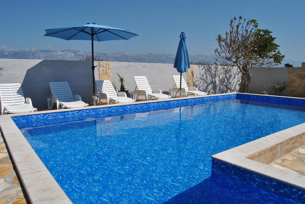 House With Swimming Pool Blue Diamond Apartman Povljana Kültér fotó