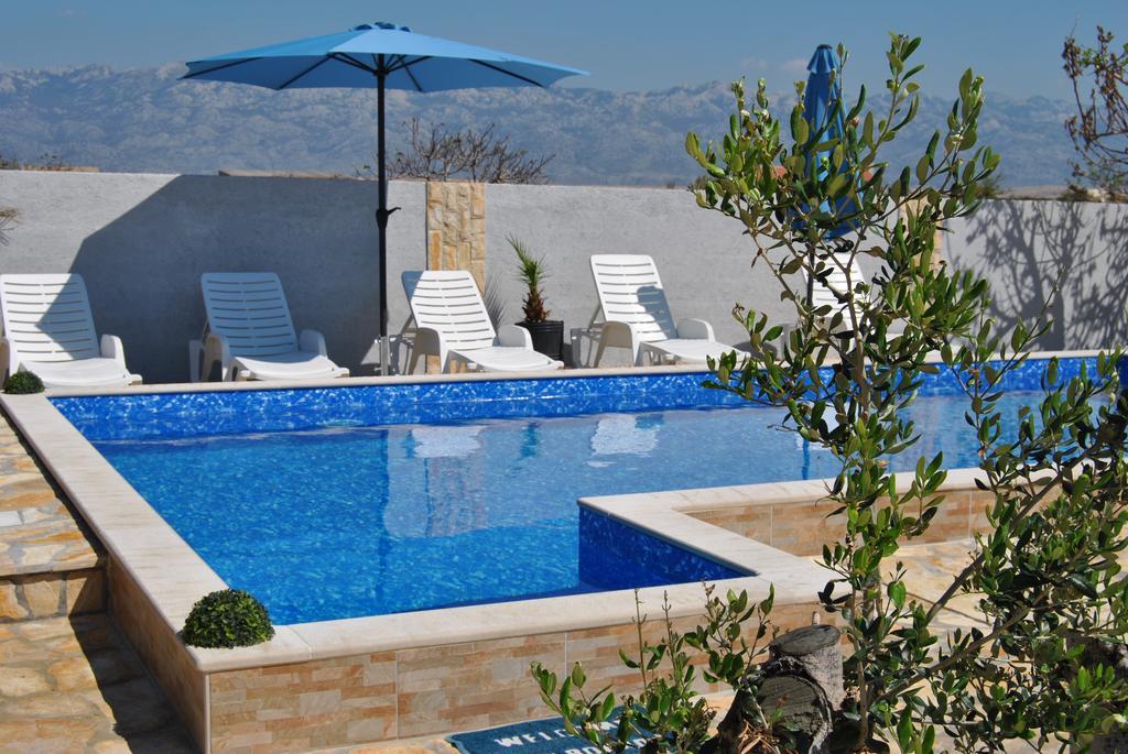 House With Swimming Pool Blue Diamond Apartman Povljana Kültér fotó